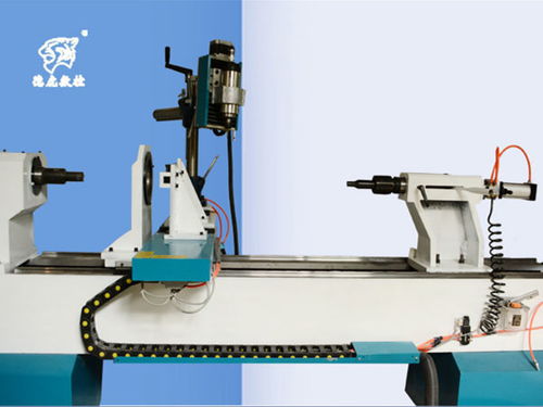 德虎數(shù)控工廠(chǎng) 專(zhuān)業(yè)供應(yīng)三軸六刀數(shù)控木工車(chē)床及常州木工車(chē)床